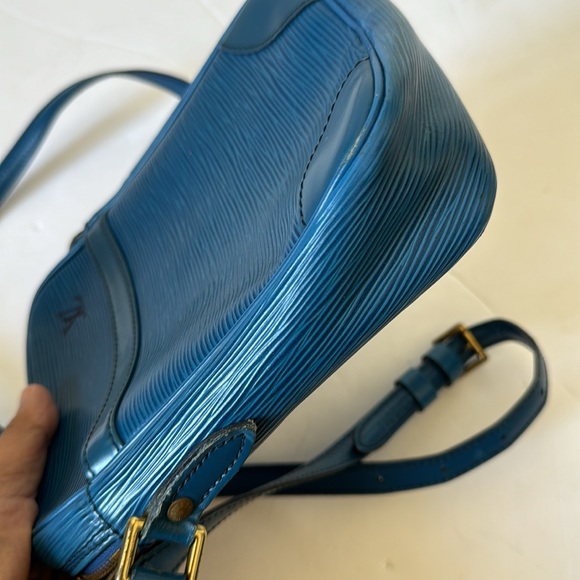 Authentic Louis Vuitton bag - Picture 7 of 16